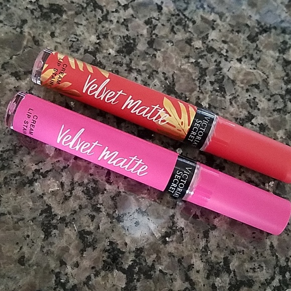 Victoria's Secret Other - VS velvet matte lip stain